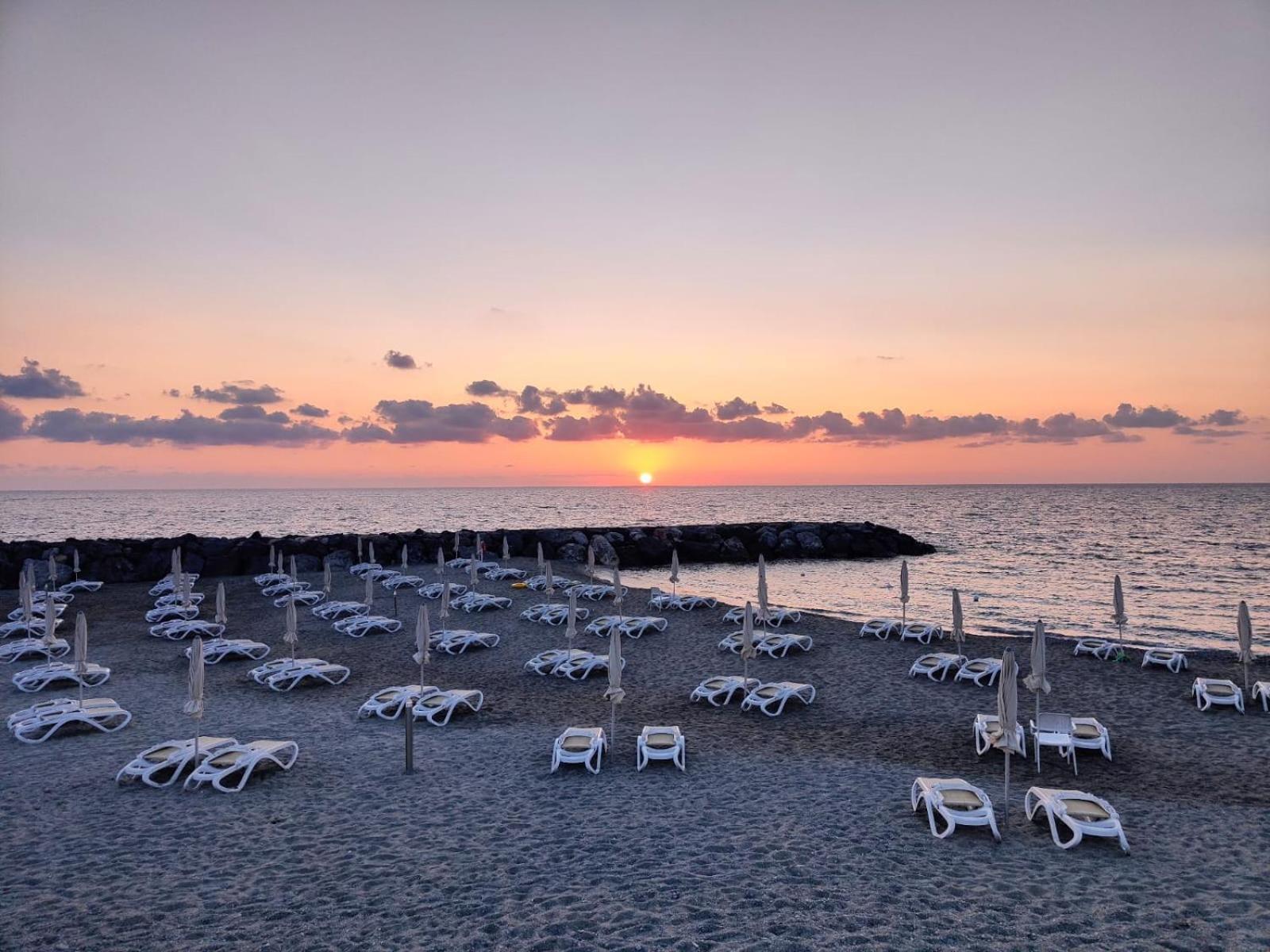 Le Mandrelle Beach Resort カンポラ・サン・ジョバンニ エクステリア 写真